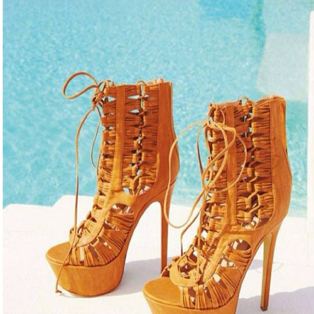 Bebe Aldea knotted Open booties in Brown